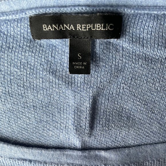 Banana Republic Light Blue Sweater - Picture 4 of 5